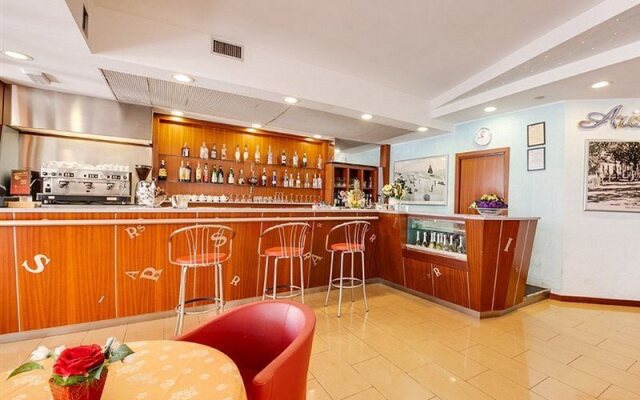 Hotel Aris