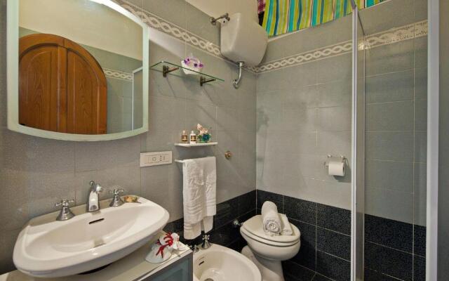 Loft at 200mt from the beach-park inside-sea view