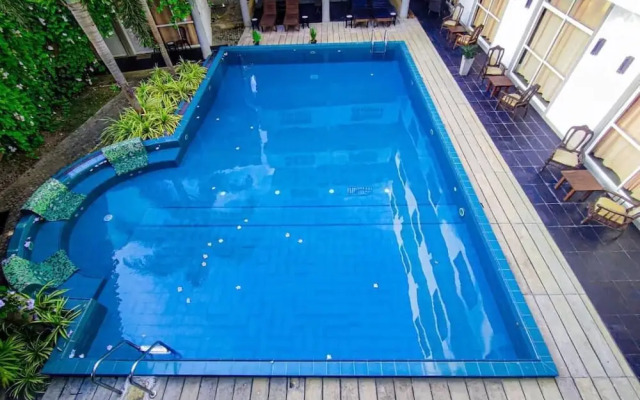 Garden Beach Hotel