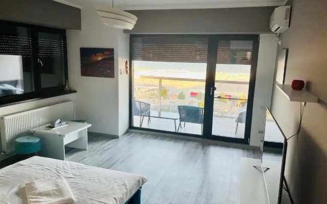 Beach Vibe by the Sea cm