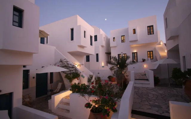 Oia's Sunset Apartments