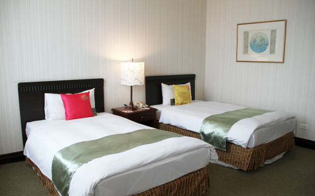 Wei-Yat Grand Hotel