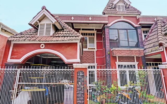 OYO Life 92546 Kost Merah Bojongsoang Syariah