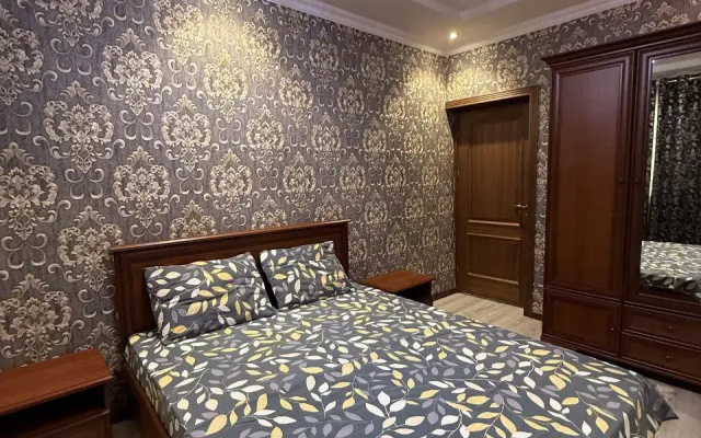 Royal Rentals (Роял Ренталс) на улице Садика Азимова 63