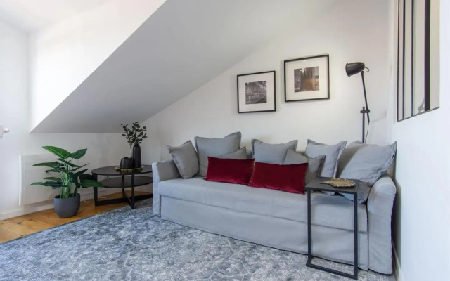 Lovelystay - Turquoise River View II