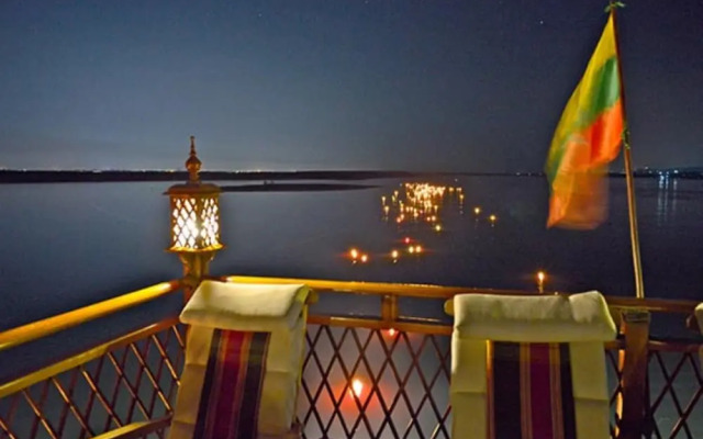 Amara River Cruise
