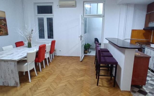 Authentic Belgrade Centre - Apartments Ethnica