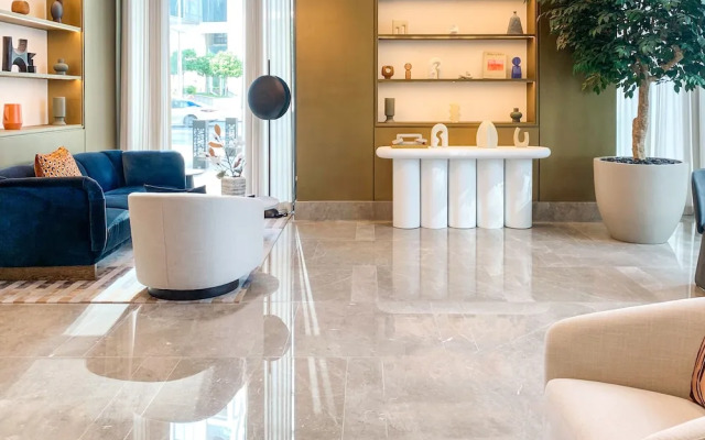 HomesGetaway-1BR in Downtown Burj Crown