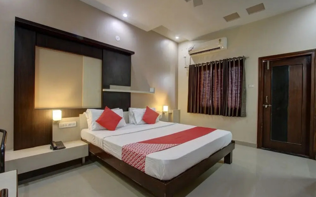 OYO 36620 Hotel Pleasant Stays