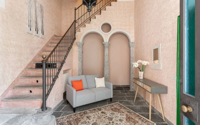 Elisabeth in Villa with Private Parking