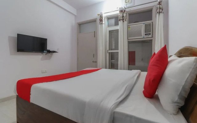 OYO 49701 Abhi Residency White House