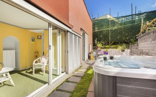 Villa Mayla