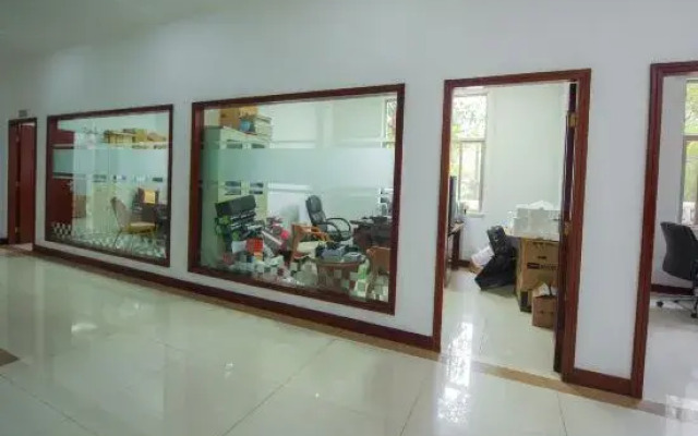 Mengzi NuoYun Hotel