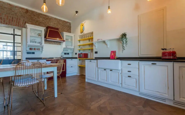 Graffiti Apartment by Wonderful Italy