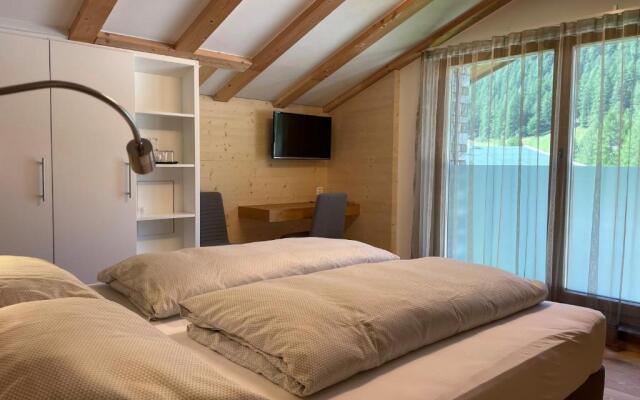 Grischuna Mountain Lodge