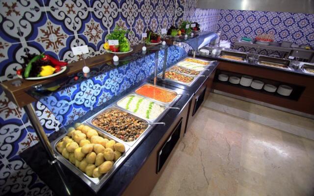 Klas More Beach Hotel