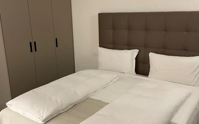 Отель Studio Inn Centrale & Milano Urban Padel