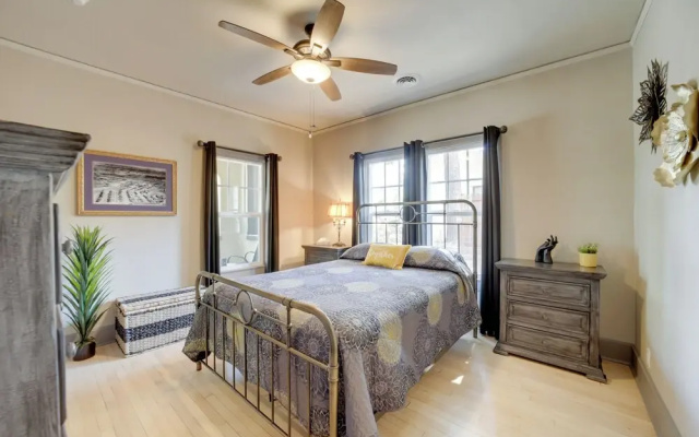 < 1 Mi to Dtwn: Home w/ Deck in Clarkdale!