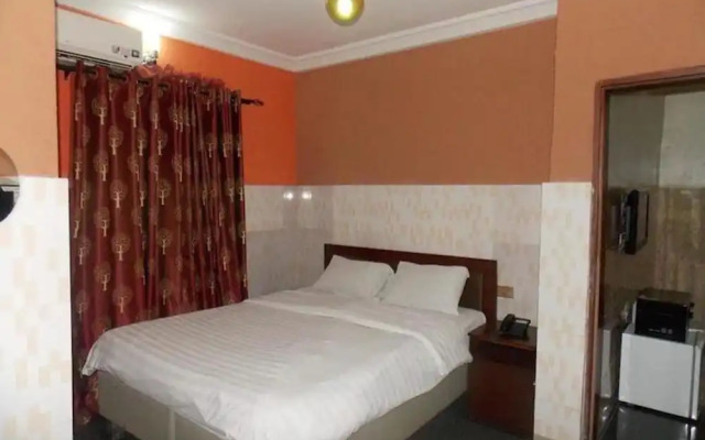 Vic James Apartments