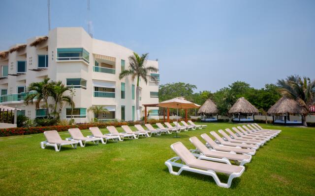 Artisan Family Hotels And Resorts Playa Esmeralda