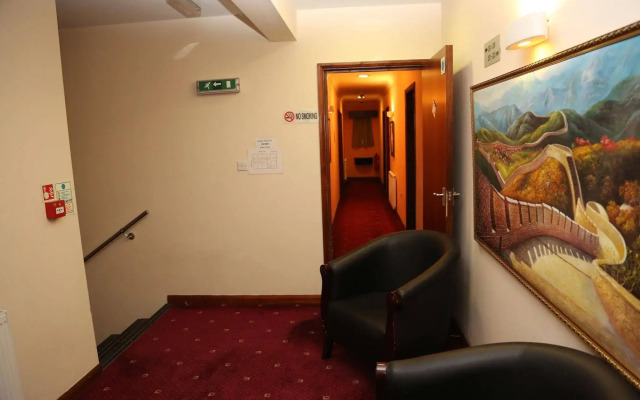 London Star Hotel