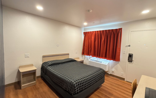 Shasta Vista Inn & Suites
