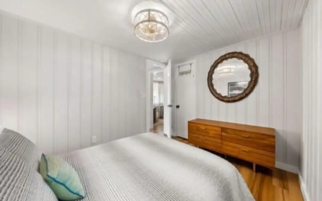 Lil Pearl 2 Bedroom Bungalow by RedAwning