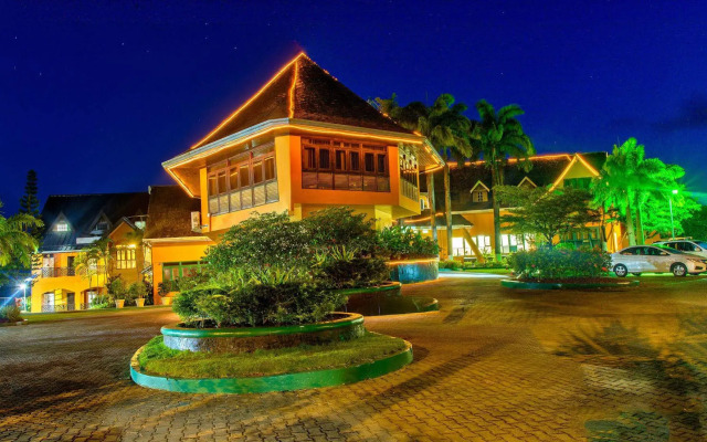 Oceans Salybia Nature Resort & Spa