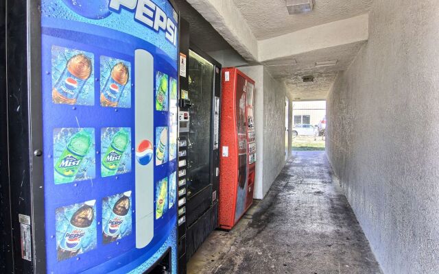 Motel 6 Austin, TX - North Central