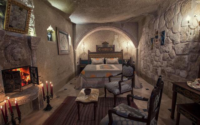 Elika Cave Suites & Spa