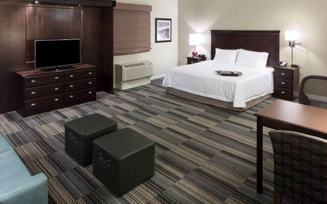 Hampton Inn & Suites Omaha-Downtown