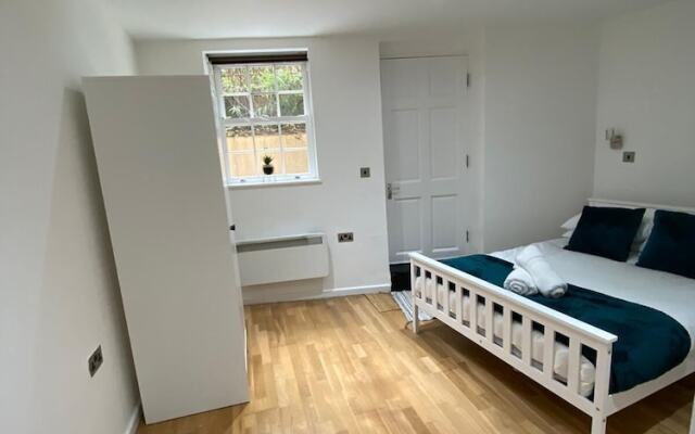 Modern 1 Bed Apartment