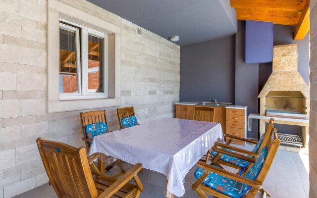 Amazing Home in Bratulici With Wifi and 2 Bedrooms