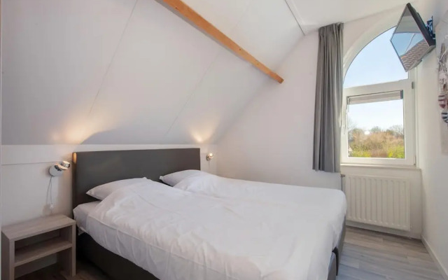 Comfortable Villa With Combi-microwave, Near the Beach