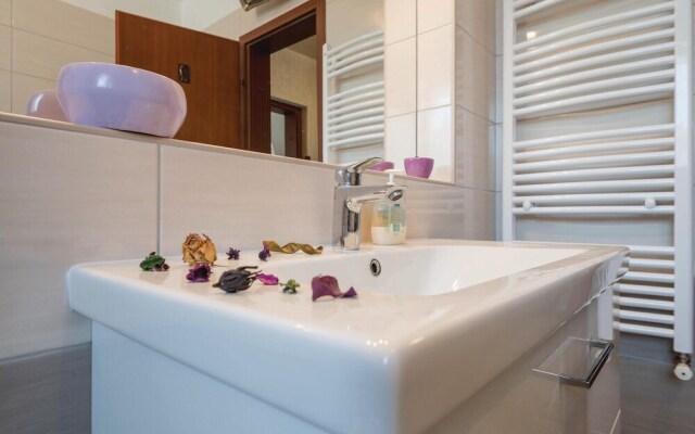 Beautiful Apartment in Banjole With 2 Bedrooms, Wifi and Outdoor Swimming Pool