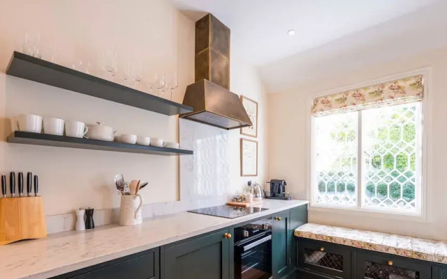 Luxurious Vineyard Hideaway At Stanlake Park