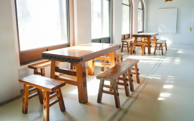Dan Lee Inn