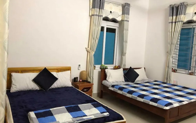 Golden Lantern Tam Thanh