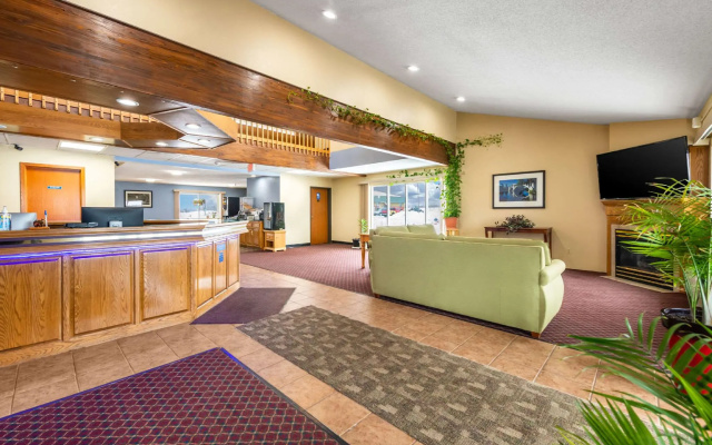 Royal Inn & Suites