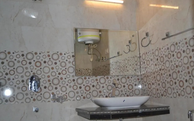 Hotel Grand M.S Srinagar