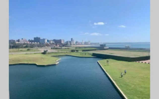 The Waves 1, Quayside Point Waterfront