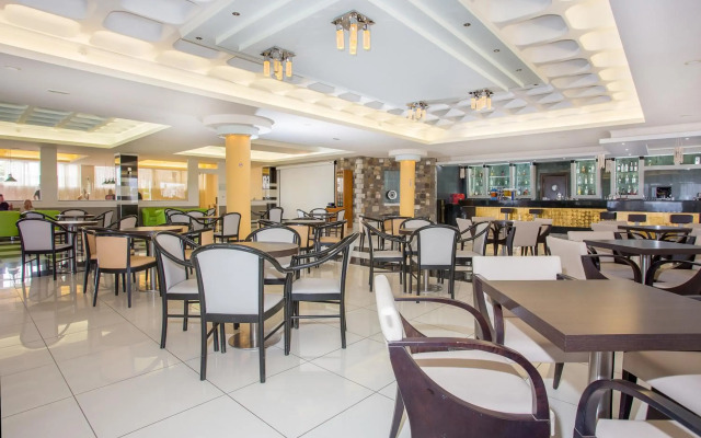 Kouros Palace Hotel