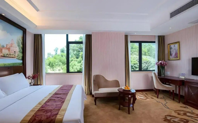 Vienna Hotel North Shenzhen Science and Technology Park Branch