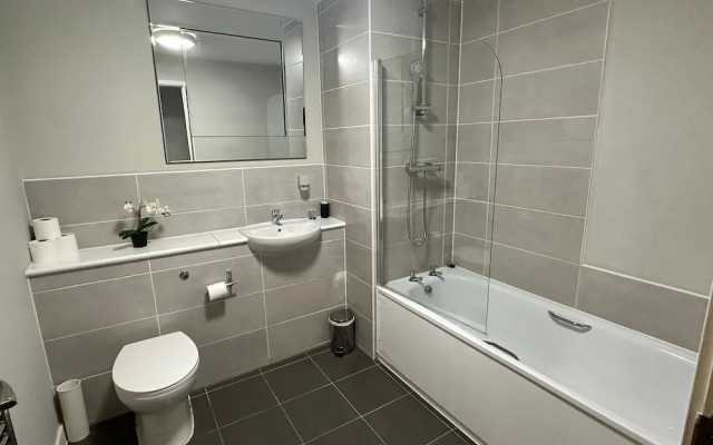 Adelphi Wharf Apartments by Beehosting