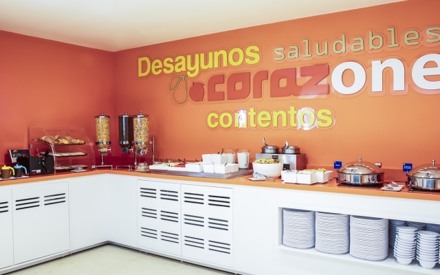 One Ciudad de Mexico La Raza