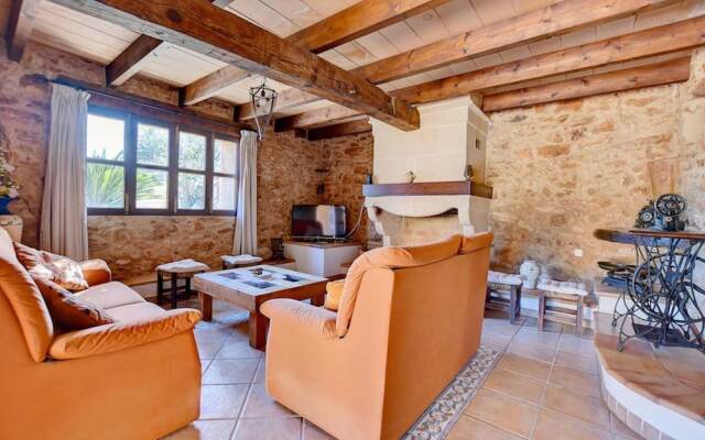 Villa - 4 Bedrooms with Pool - 107803