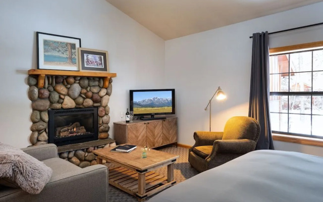Black Bear Lodge