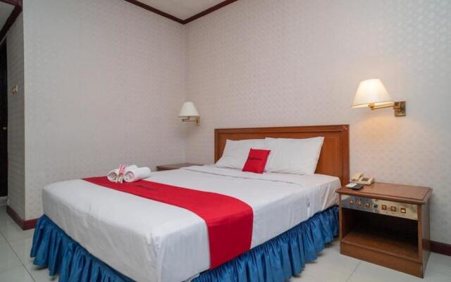 RedDoorz Plus near Pasar Anyar Bogor