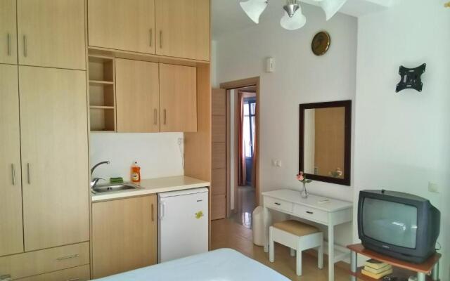 Villa Danae - Seaside Villa with Pool & Hot Tub