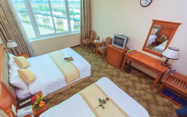 My Tra Riverside Hotel